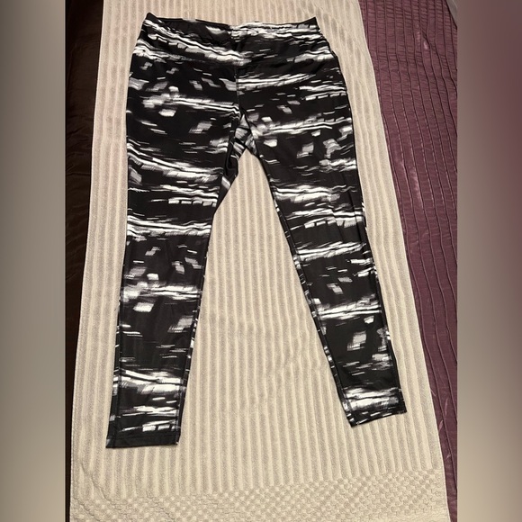 Tek Gear 1X workout leggings women’s plus - Picture 3 of 4